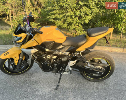 Желтый Сузуки GSR 750, объемом двигателя 0.75 л и пробегом 32 тыс. км за 7200 $, фото 2 на Automoto.ua