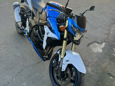 Синий Сузуки GSR 750, объемом двигателя 0.75 л и пробегом 20 тыс. км за 7500 $, фото 1 на Automoto.ua