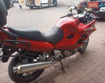 Красный Сузуки GSX-750, объемом двигателя 0.75 л и пробегом 91 тыс. км за 3500 $, фото 3 на Automoto.ua