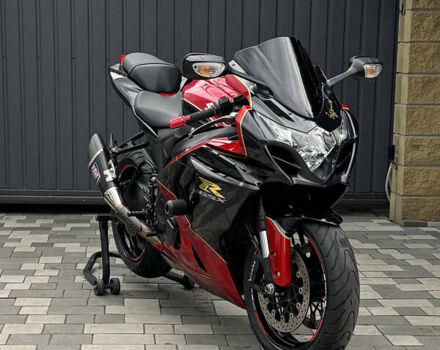 Красный Сузуки GSX-R 1000, объемом двигателя 1 л и пробегом 35 тыс. км за 13500 $, фото 1 на Automoto.ua