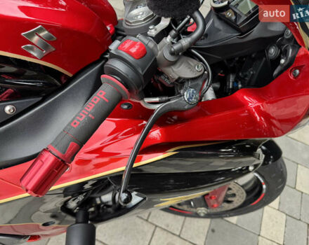 Красный Сузуки GSX-R 1000, объемом двигателя 1 л и пробегом 35 тыс. км за 13500 $, фото 16 на Automoto.ua