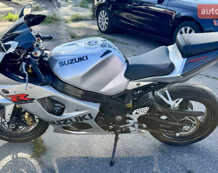 Серый Сузуки GSX-R 1000, объемом двигателя 1 л и пробегом 34 тыс. км за 6950 $, фото 1 на Automoto.ua