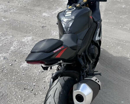 Серый Сузуки GSX-R 1000, объемом двигателя 1 л и пробегом 6 тыс. км за 18500 $, фото 6 на Automoto.ua