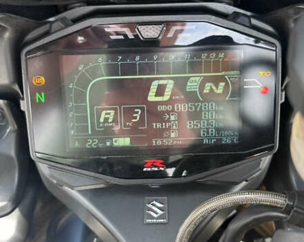 Серый Сузуки GSX-R 1000, объемом двигателя 1 л и пробегом 6 тыс. км за 18500 $, фото 7 на Automoto.ua