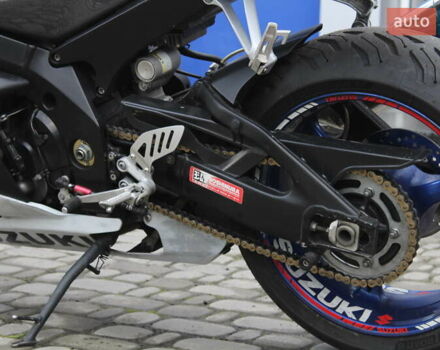 Синий Сузуки GSX-R 1000, объемом двигателя 1 л и пробегом 23 тыс. км за 9200 $, фото 14 на Automoto.ua