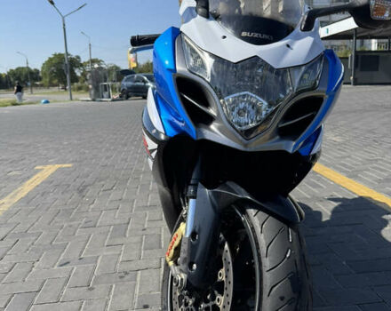 Синий Сузуки GSX-R 1000, объемом двигателя 1 л и пробегом 18 тыс. км за 13000 $, фото 11 на Automoto.ua