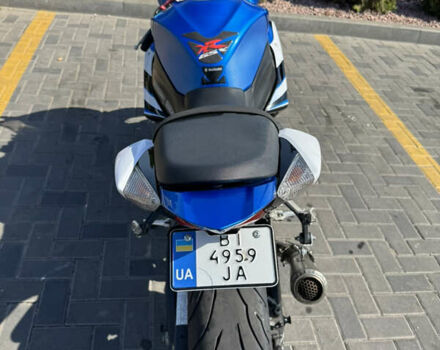 Синий Сузуки GSX-R 1000, объемом двигателя 1 л и пробегом 18 тыс. км за 13000 $, фото 7 на Automoto.ua