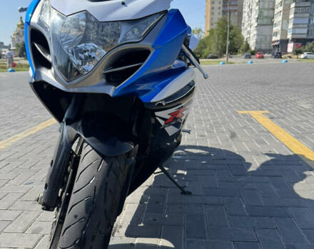 Синий Сузуки GSX-R 1000, объемом двигателя 1 л и пробегом 18 тыс. км за 13000 $, фото 10 на Automoto.ua