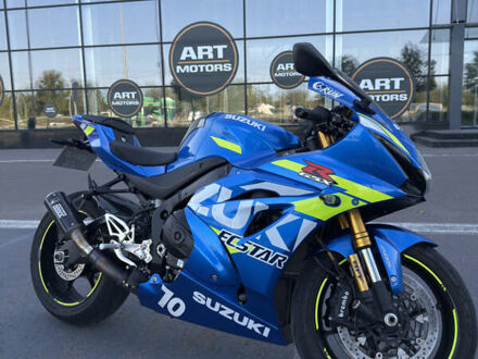 Сузуки GSX-R 1000 2021 в Киеве на Automoto.ua Синий Сузуки GSX-R 1000, объемом двигателя 1 л и пробегом 9 тыс. км за 21500 $, фото 1 на Automoto.ua