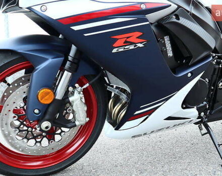 Белый Сузуки GSX-R 600, объемом двигателя 0.6 л и пробегом 1 тыс. км за 14000 $, фото 6 на Automoto.ua