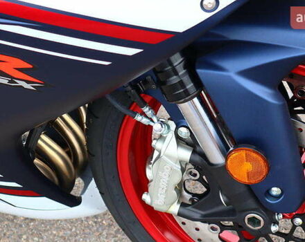 Белый Сузуки GSX-R 600, объемом двигателя 0.6 л и пробегом 1 тыс. км за 14000 $, фото 4 на Automoto.ua