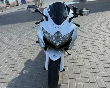 Белый Сузуки GSX-R 600, объемом двигателя 0.6 л и пробегом 35 тыс. км за 8200 $, фото 3 на Automoto.ua