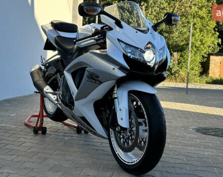 Белый Сузуки GSX-R 600, объемом двигателя 0.6 л и пробегом 25 тыс. км за 8499 $, фото 9 на Automoto.ua