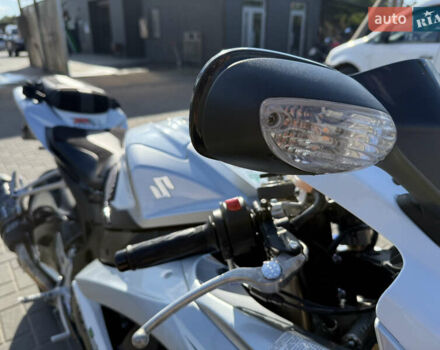 Белый Сузуки GSX-R 600, объемом двигателя 0.6 л и пробегом 35 тыс. км за 8200 $, фото 11 на Automoto.ua