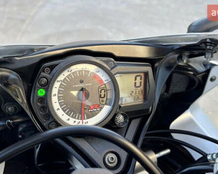 Белый Сузуки GSX-R 600, объемом двигателя 0.6 л и пробегом 25 тыс. км за 8499 $, фото 36 на Automoto.ua
