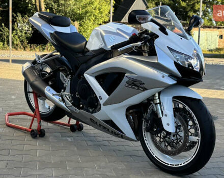 Белый Сузуки GSX-R 600, объемом двигателя 0.6 л и пробегом 25 тыс. км за 8499 $, фото 16 на Automoto.ua