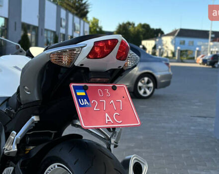 Белый Сузуки GSX-R 600, объемом двигателя 0.6 л и пробегом 25 тыс. км за 7999 $, фото 29 на Automoto.ua