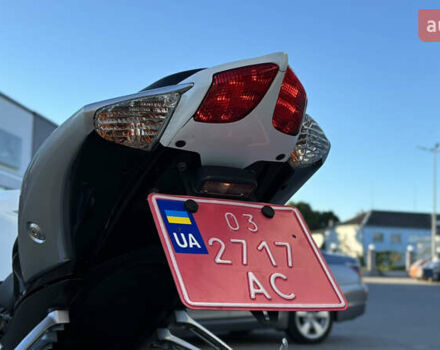 Белый Сузуки GSX-R 600, объемом двигателя 0.6 л и пробегом 25 тыс. км за 7999 $, фото 30 на Automoto.ua