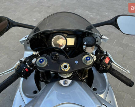 Белый Сузуки GSX-R 600, объемом двигателя 0.6 л и пробегом 25 тыс. км за 7999 $, фото 37 на Automoto.ua