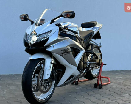 Белый Сузуки GSX-R 600, объемом двигателя 0.6 л и пробегом 25 тыс. км за 7999 $, фото 28 на Automoto.ua