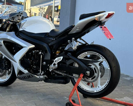 Белый Сузуки GSX-R 600, объемом двигателя 0.6 л и пробегом 25 тыс. км за 8499 $, фото 3 на Automoto.ua