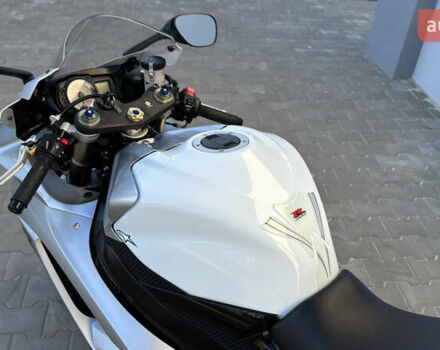 Белый Сузуки GSX-R 600, объемом двигателя 0.6 л и пробегом 25 тыс. км за 8499 $, фото 32 на Automoto.ua