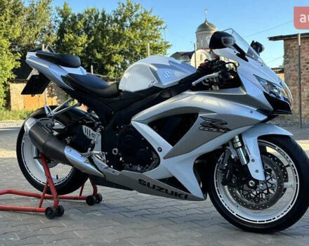 Белый Сузуки GSX-R 600, объемом двигателя 0.6 л и пробегом 25 тыс. км за 8499 $, фото 7 на Automoto.ua