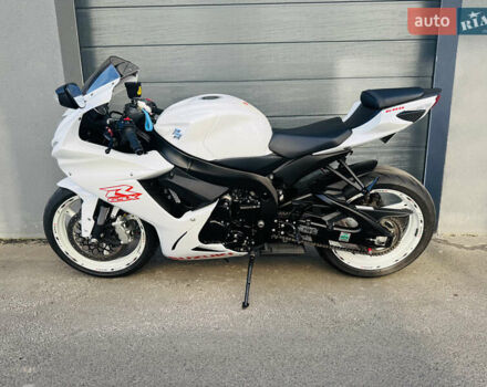 Белый Сузуки GSX-R 600, объемом двигателя 0 л и пробегом 14 тыс. км за 10500 $, фото 4 на Automoto.ua