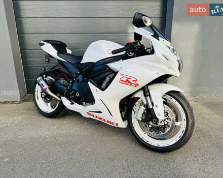 Белый Сузуки GSX-R 600, объемом двигателя 0 л и пробегом 14 тыс. км за 10500 $, фото 1 на Automoto.ua