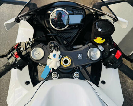 Белый Сузуки GSX-R 600, объемом двигателя 0 л и пробегом 14 тыс. км за 10500 $, фото 6 на Automoto.ua