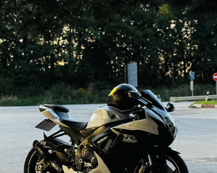 Белый Сузуки GSX-R 600, объемом двигателя 0.6 л и пробегом 12 тыс. км за 12800 $, фото 6 на Automoto.ua