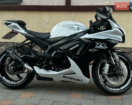 Белый Сузуки GSX-R 600, объемом двигателя 0.6 л и пробегом 12 тыс. км за 12800 $, фото 11 на Automoto.ua