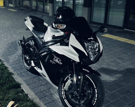 Белый Сузуки GSX-R 600, объемом двигателя 0.6 л и пробегом 12 тыс. км за 12800 $, фото 13 на Automoto.ua
