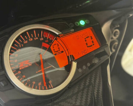 Белый Сузуки GSX-R 600, объемом двигателя 0.6 л и пробегом 12 тыс. км за 12800 $, фото 26 на Automoto.ua