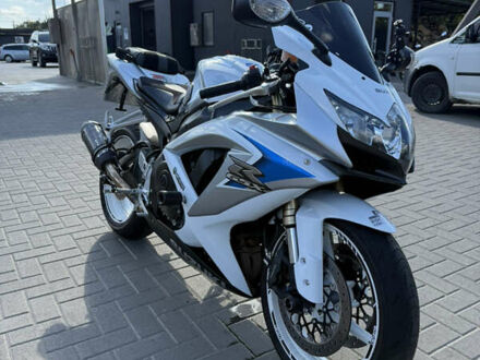 Сузуки GSX-R 600 2008 в Луцке на Automoto.ua Белый Сузуки GSX-R 600, объемом двигателя 0.6 л и пробегом 35 тыс. км за 8200 $, фото 1 на Automoto.ua