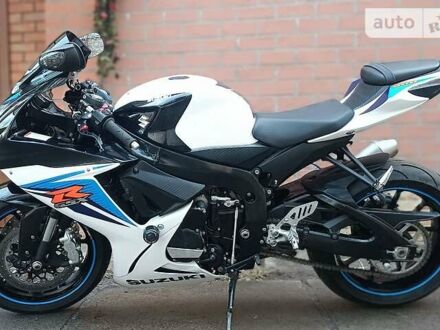 Білий Сузукі GSX-R 600, об'ємом двигуна 0.6 л та пробігом 26 тис. км за 7600 $, фото 1 на Automoto.ua