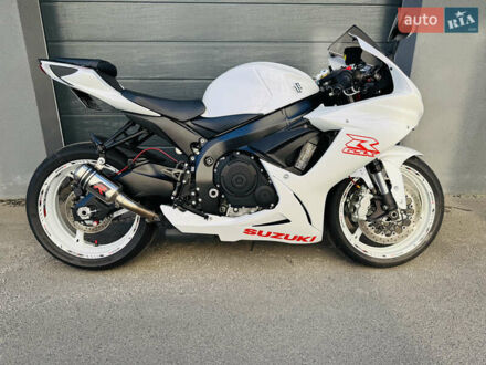 Белый Сузуки GSX-R 600, объемом двигателя 0 л и пробегом 14 тыс. км за 10500 $, фото 1 на Automoto.ua