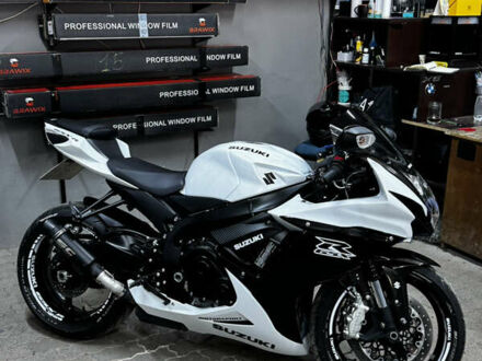 Сузуки GSX-R 600 2023 в Львове на Automoto.ua Белый Сузуки GSX-R 600, объемом двигателя 0.6 л и пробегом 12 тыс. км за 12800 $, фото 1 на Automoto.ua