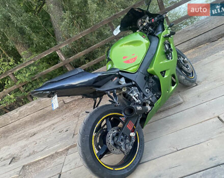 Черный Сузуки GSX-R 600, объемом двигателя 0.6 л и пробегом 36 тыс. км за 4500 $, фото 1 на Automoto.ua