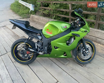 Черный Сузуки GSX-R 600, объемом двигателя 0.6 л и пробегом 36 тыс. км за 4500 $, фото 2 на Automoto.ua