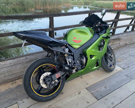 Черный Сузуки GSX-R 600, объемом двигателя 0.6 л и пробегом 36 тыс. км за 4500 $, фото 4 на Automoto.ua