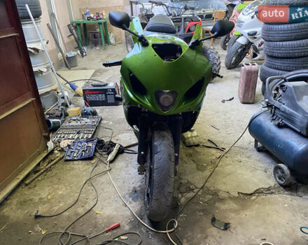 Черный Сузуки GSX-R 600, объемом двигателя 0.6 л и пробегом 36 тыс. км за 4500 $, фото 10 на Automoto.ua