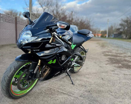 Черный Сузуки GSX-R 600, объемом двигателя 0.6 л и пробегом 34 тыс. км за 4500 $, фото 5 на Automoto.ua