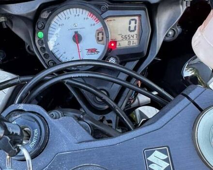 Чорний Сузукі GSX-R 600, об'ємом двигуна 0.6 л та пробігом 57 тис. км за 6700 $, фото 5 на Automoto.ua