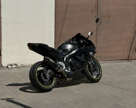 Черный Сузуки GSX-R 600, объемом двигателя 0.6 л и пробегом 28 тыс. км за 8500 $, фото 1 на Automoto.ua
