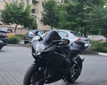 Черный Сузуки GSX-R 600, объемом двигателя 0.6 л и пробегом 24 тыс. км за 10500 $, фото 1 на Automoto.ua