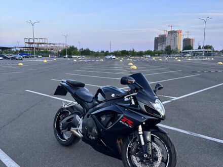 Сузуки GSX-R 600 2006 в Киеве на Automoto.ua Черный Сузуки GSX-R 600, объемом двигателя 0.6 л и пробегом 41 тыс. км за 6800 $, фото 1 на Automoto.ua