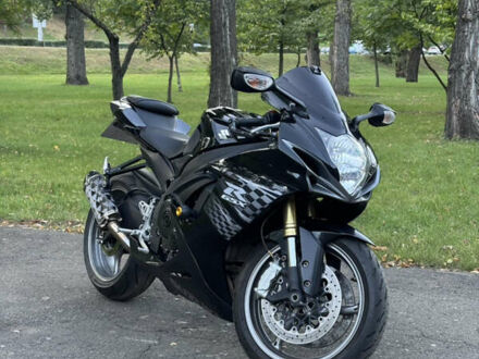 Чорний Сузукі GSX-R 600, об'ємом двигуна 0.6 л та пробігом 24 тис. км за 7500 $, фото 1 на Automoto.ua