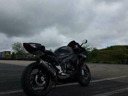 Черный Сузуки GSX-R 600, объемом двигателя 0.6 л и пробегом 24 тыс. км за 10500 $, фото 1 на Automoto.ua