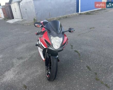 Красный Сузуки GSX-R 600, объемом двигателя 0.6 л и пробегом 33 тыс. км за 10200 $, фото 3 на Automoto.ua